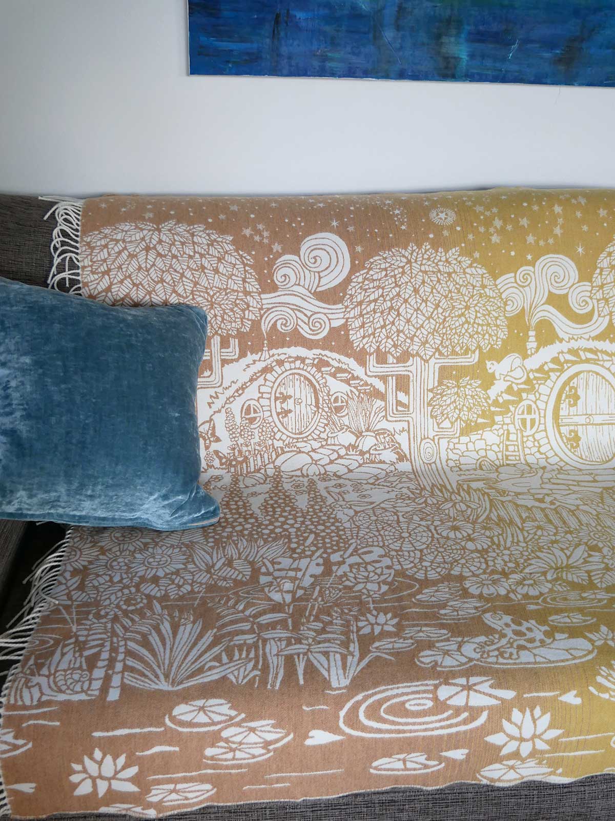 Hobbiton Baggins’ Gold Merino Throw