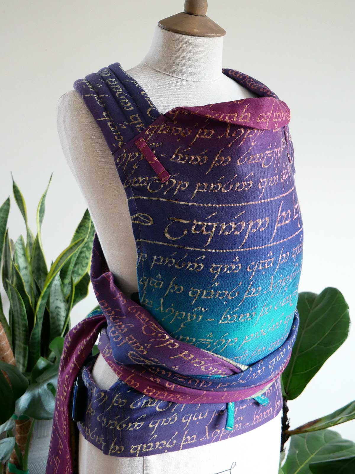 Legend of Frodo Dreme Cairis Baby Carrier