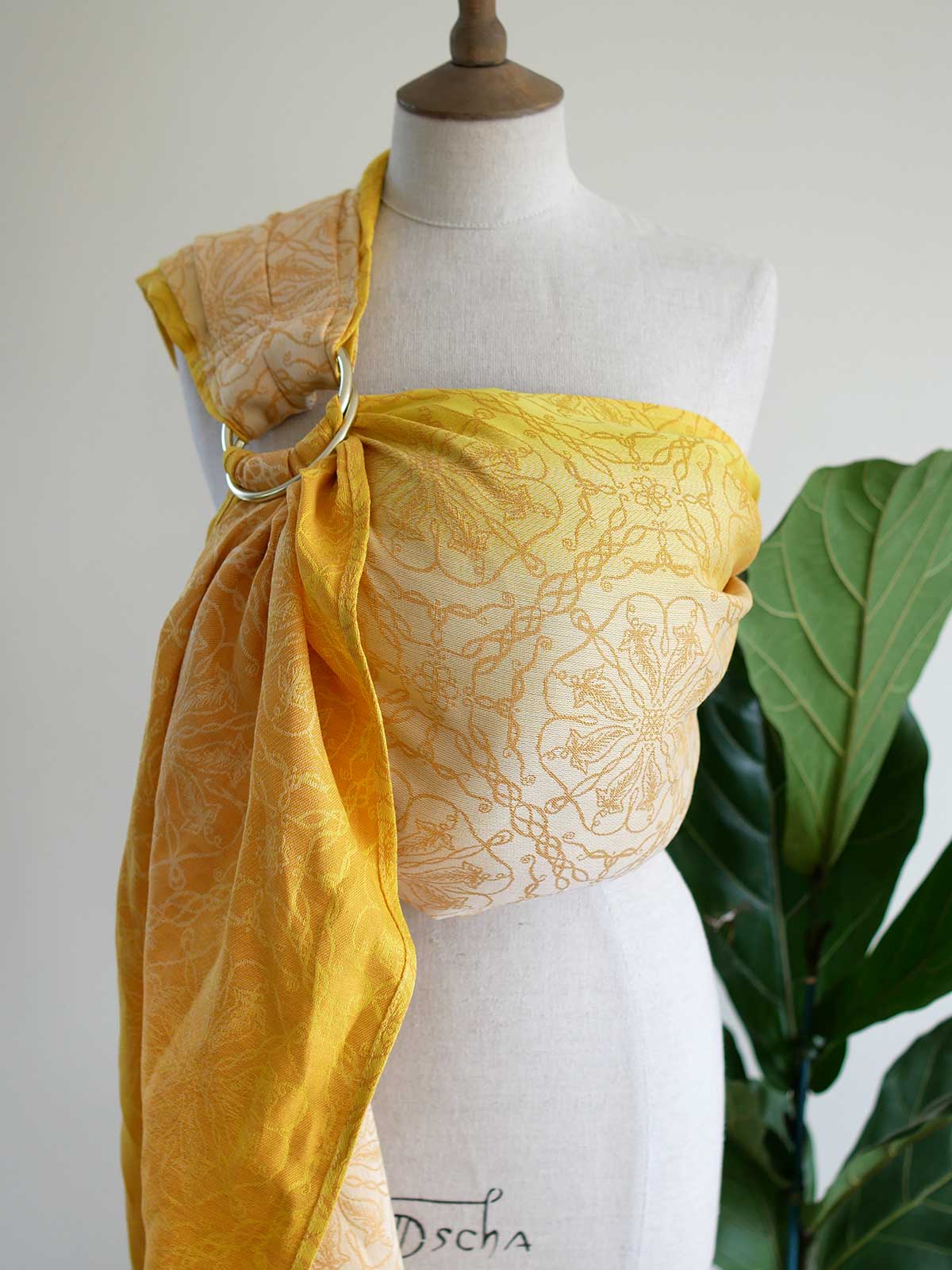 Lothlorien pattern ring sling on mannequin.