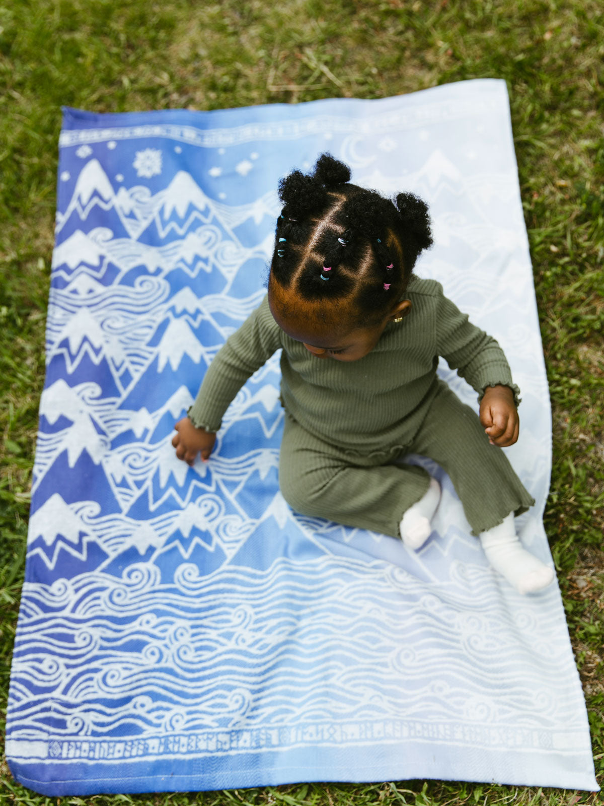 Misty Mountains Aduial Lightweight Baby Blanket