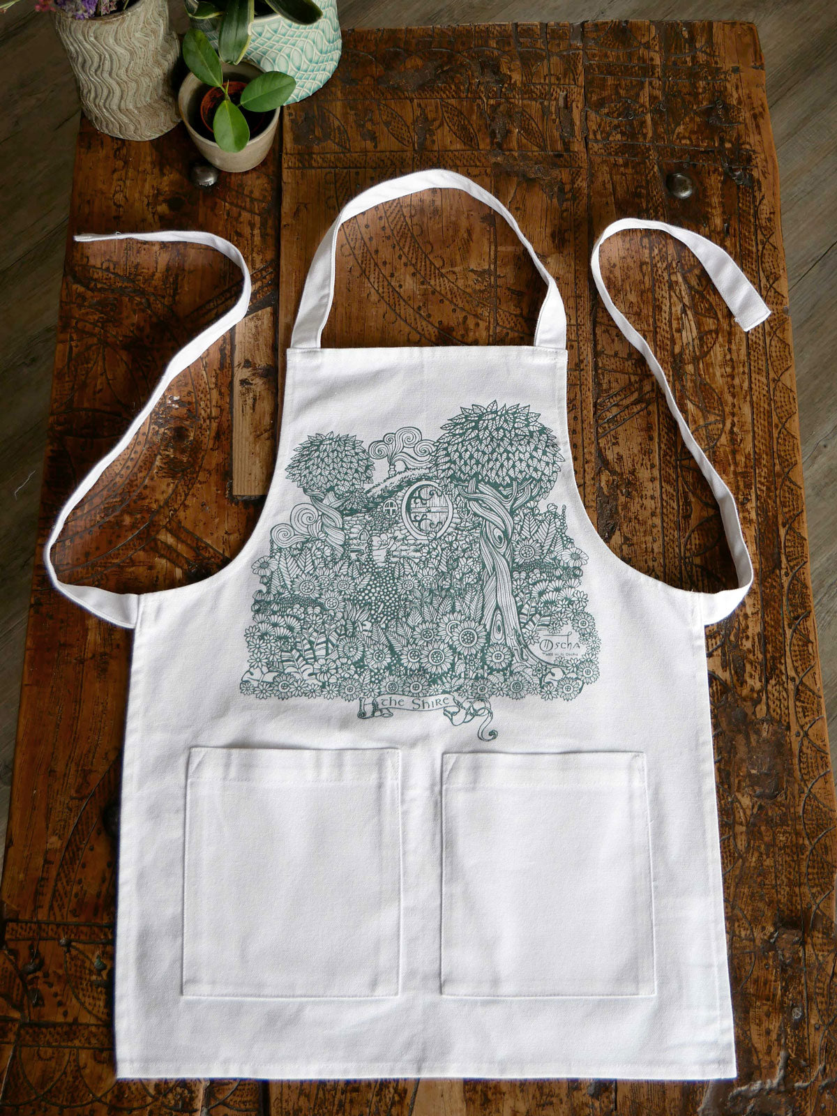 Shire Child's Apron