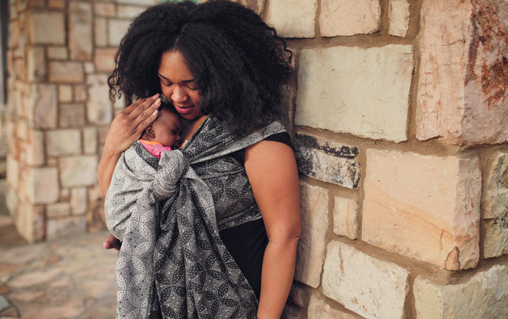 10 Reasons to Carry Your Baby in a Sling