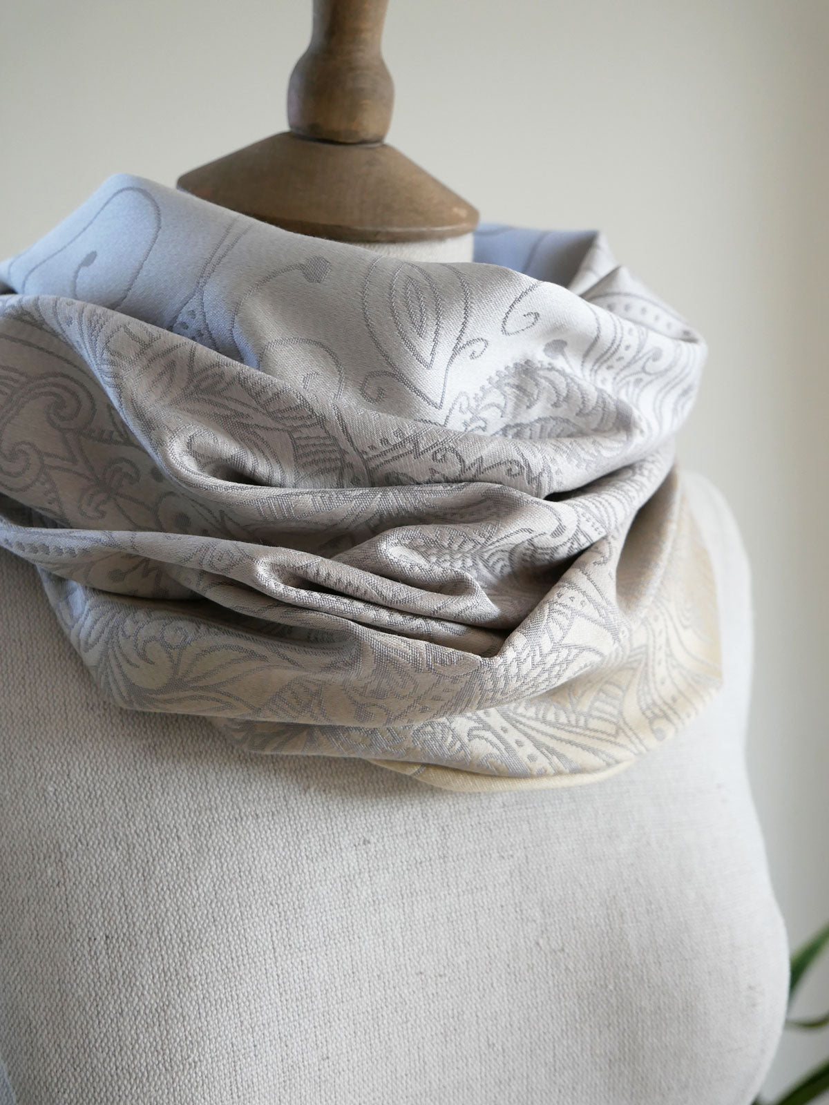 Lilika Diana Cowl (Woven Second) [Grade 2]