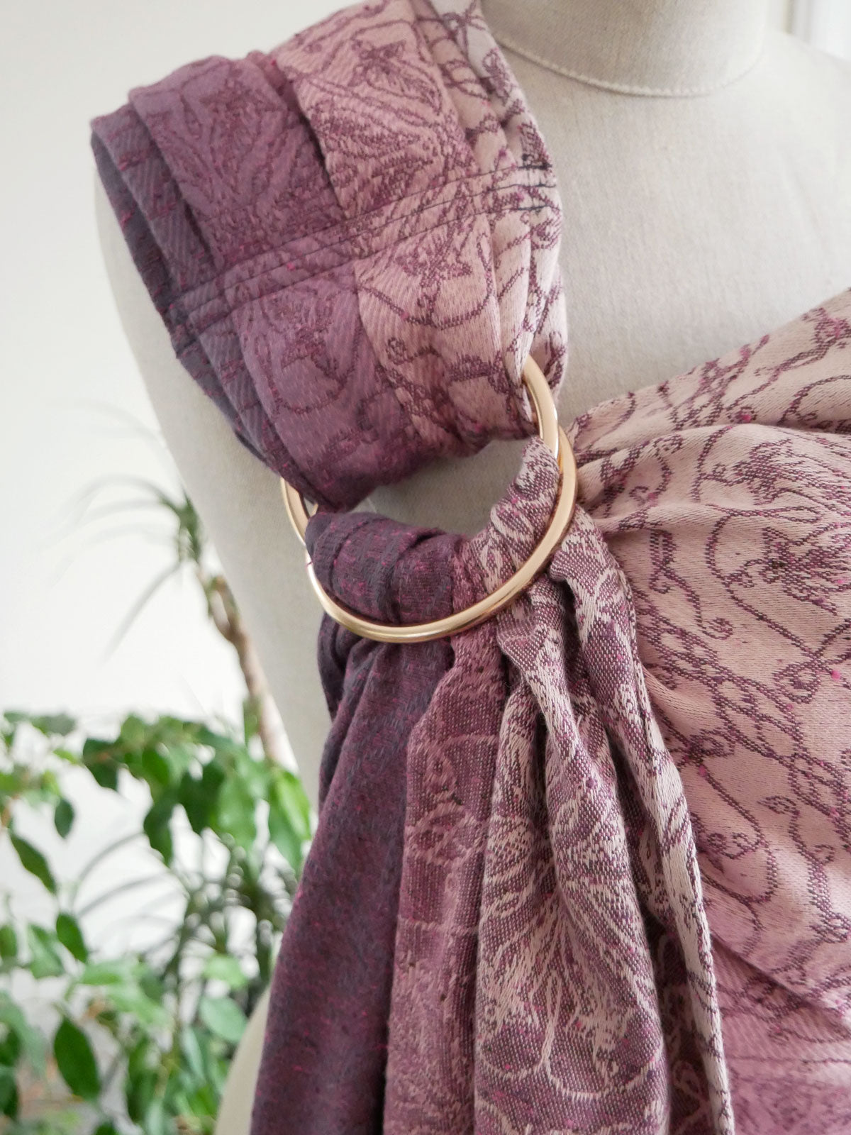 Lothlórien Damask Ring Sling