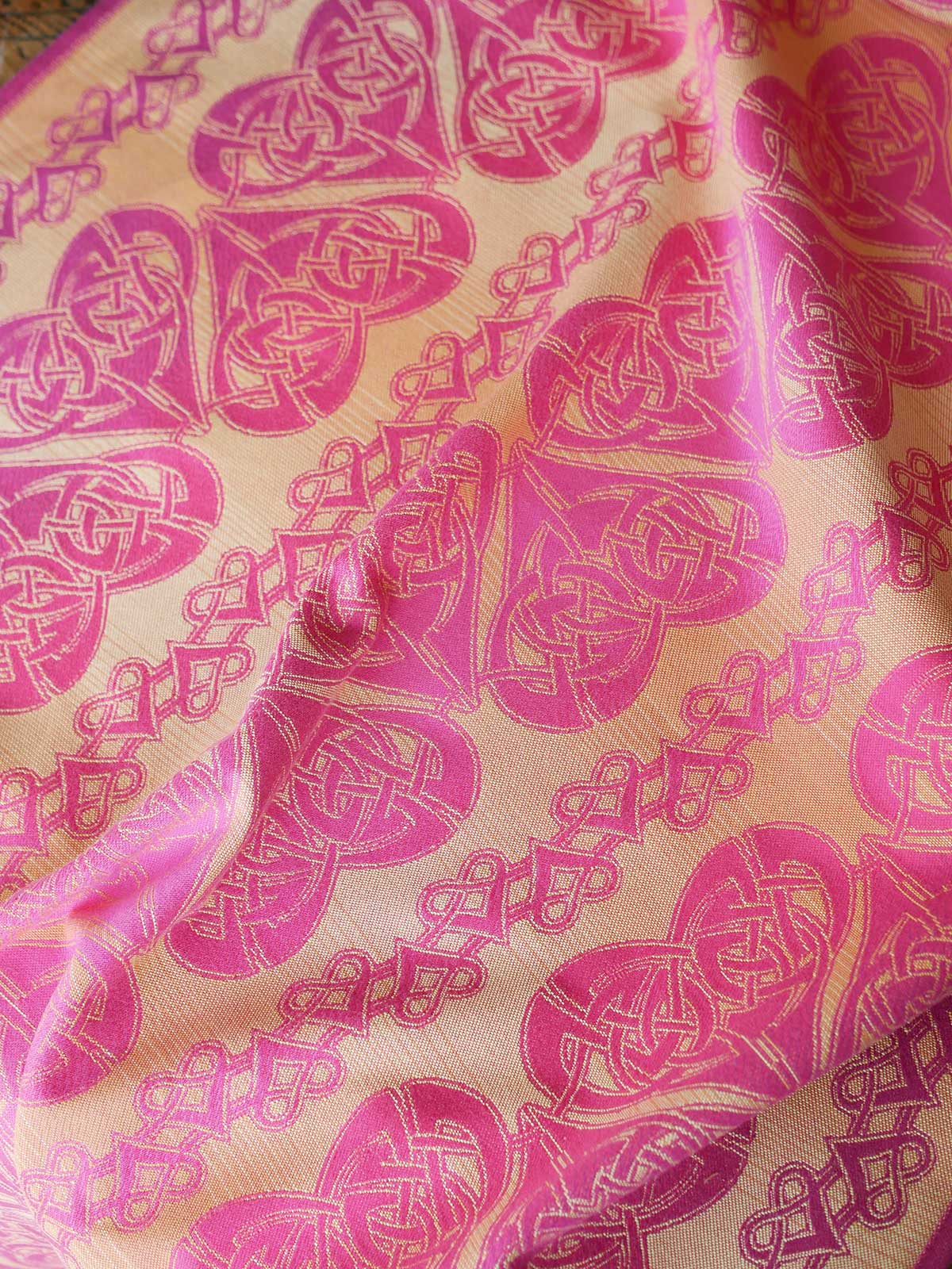 Loveknot Dragon Heart