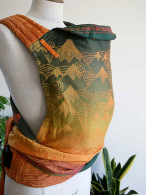 Misty Mountains Amber baby Cairis carrier