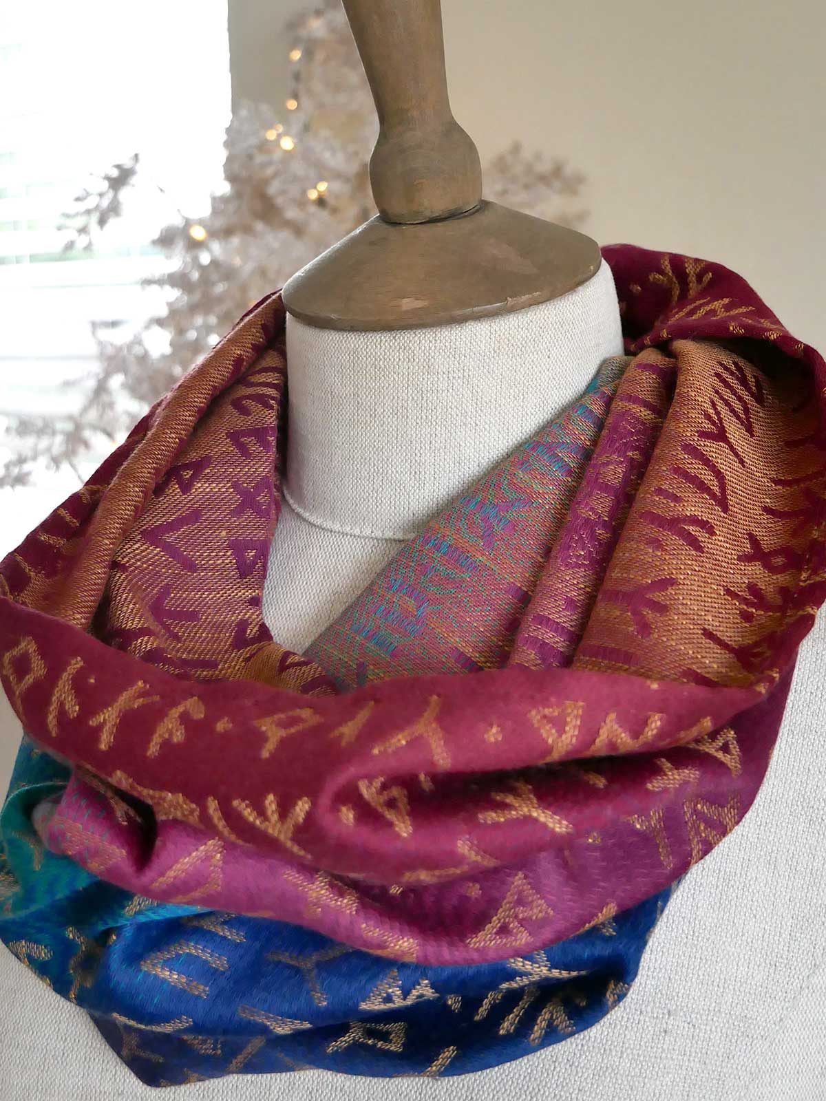 Moria Deep Delve Cowl