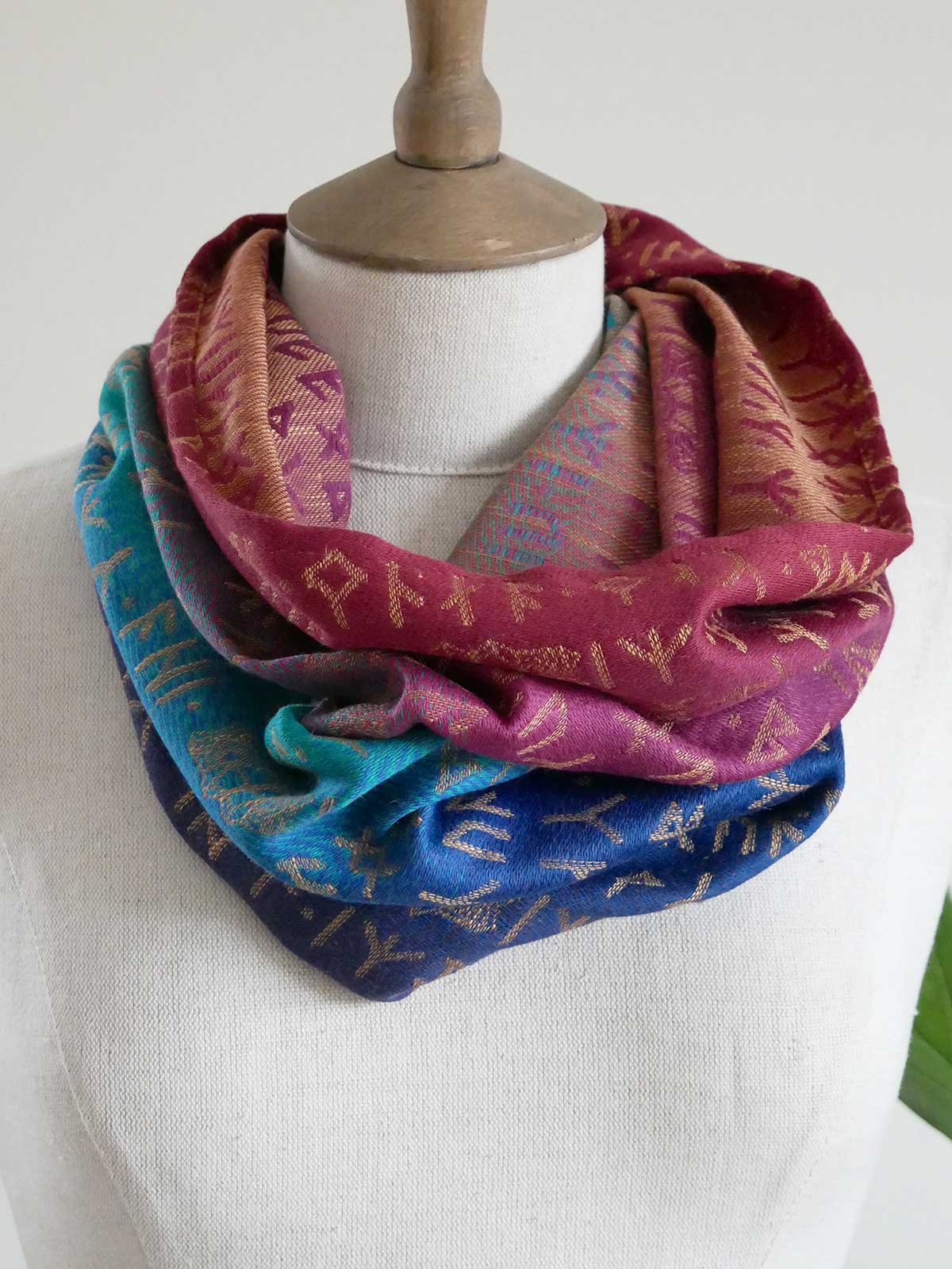 Moria Deep Delve Cowl (Woven Second) [Grade 3]