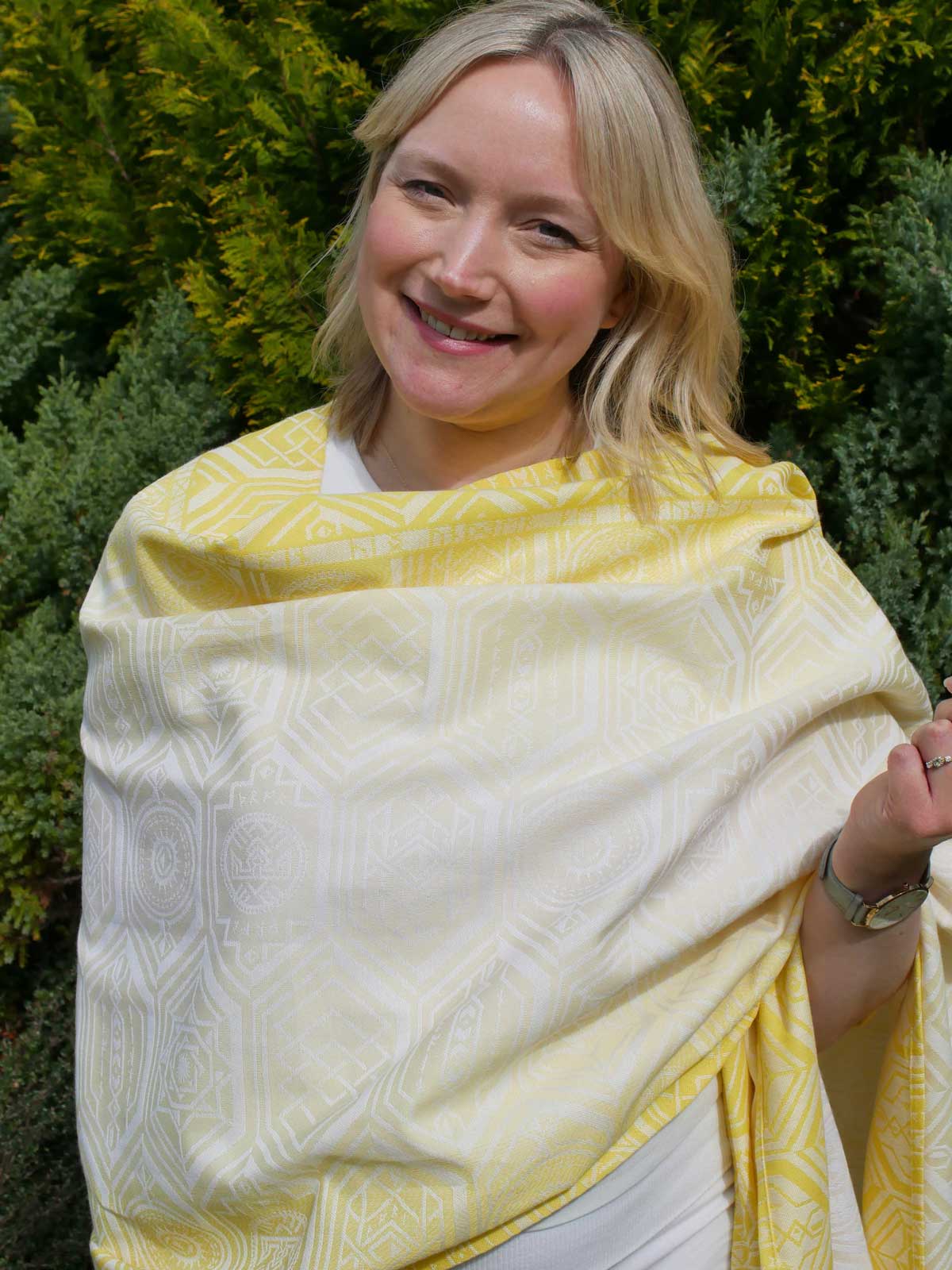 Oakenshield Sunstone Shawl