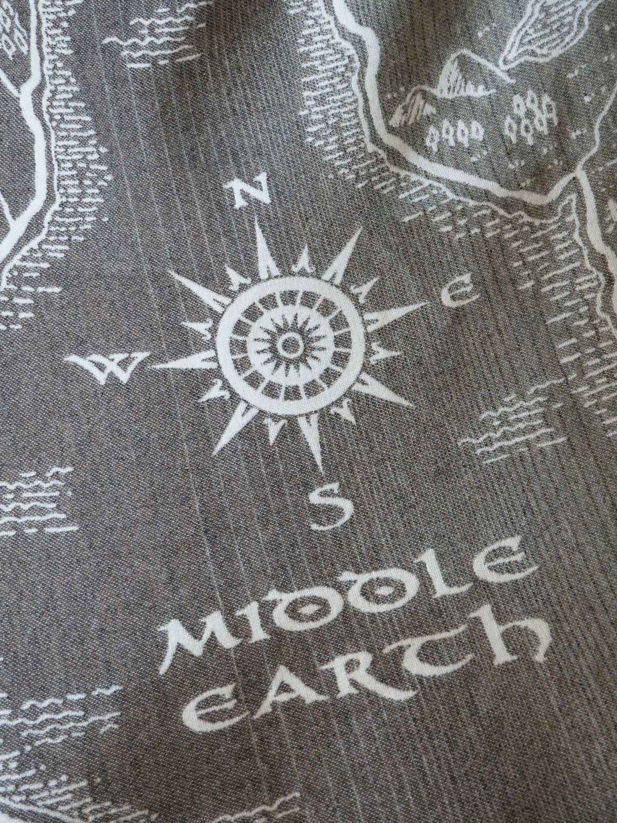 Realm of Middle-earth Umber Purled Throw