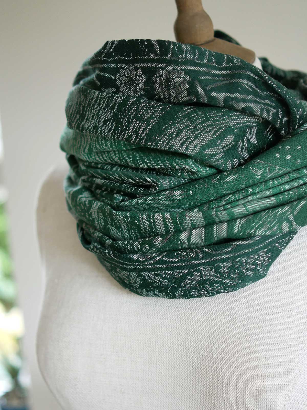 Infinity Loop version of the Treebeard scarf in green. 